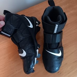 New youth Nike fast flex cleats